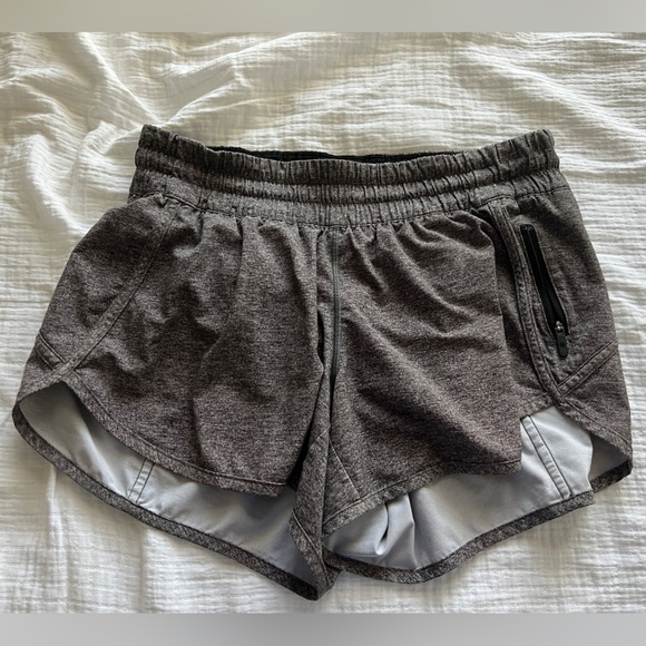 Lululemon Tracker Low-Rise Lined Short 4" size 8 - Picture 1 of 5